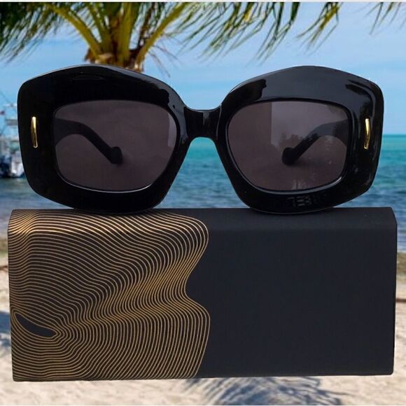 ELLA & OLLIE Accessories - SUNGLASSES JACKIE LUXURY STYLE CHUNKY FRAME UV400 TO PROTECT YOUR EYES